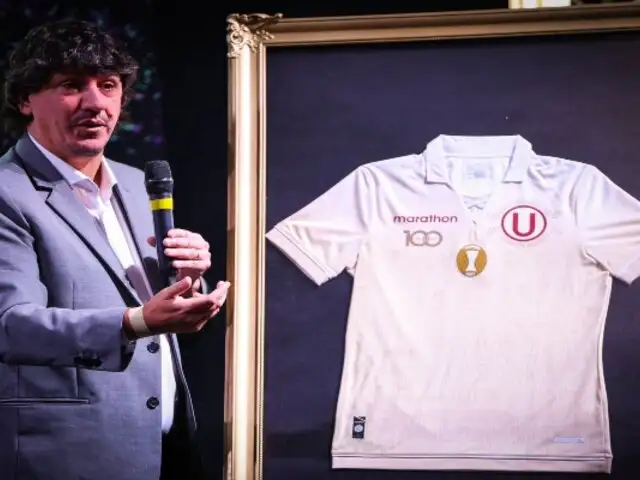 ¡Festéjalo crema! Universitario presentó su camiseta por los 100 años de vida institucional