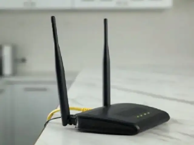 Aléjalos de tu router: estos son los objetos que debilitan la señal de tu Wi-Fi