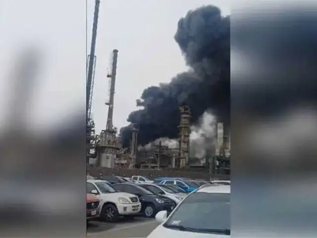 Ventanilla: vecinos reportan incendio de grandes proporciones en la Refinería La Pampilla