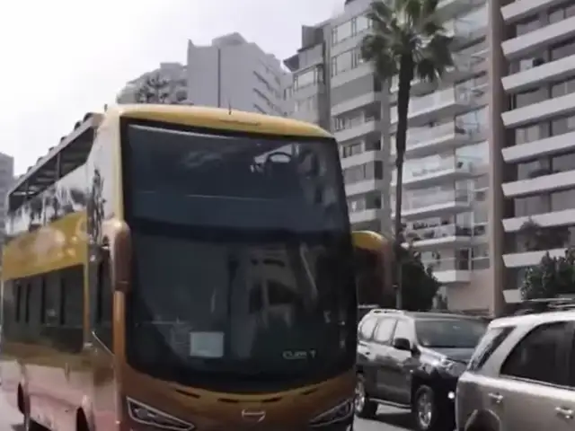 Buses panorámicos modificados continúan circulando por Lima y Callao