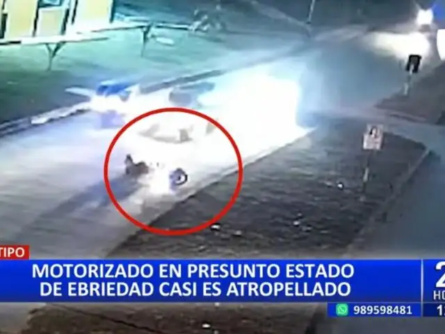 Satipo: Motociclista en presunto estado de ebriedad cae de su unidad y casi es atropellado