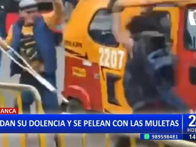 ¡Se olvidaron de sus dolencias!: Falsos discapacitados se pelean con muletas en Barranca