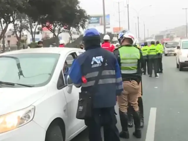 Intervienen más de 15 vehículos durante operativo en Puente Atocongo