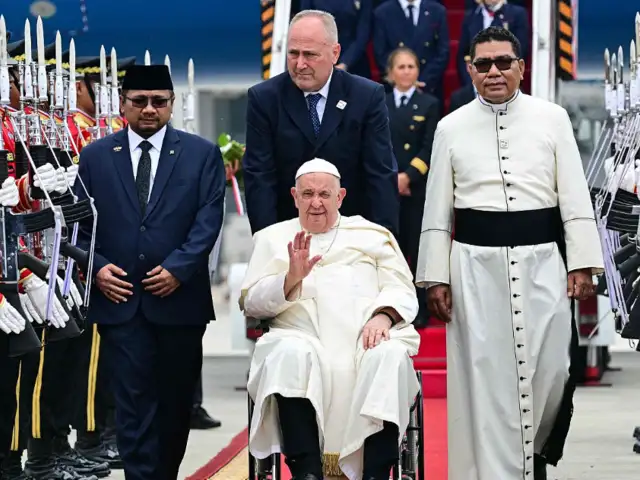 Papa Francisco inicia gira por Asia y Oceanía en el viaje más largo de su pontificado