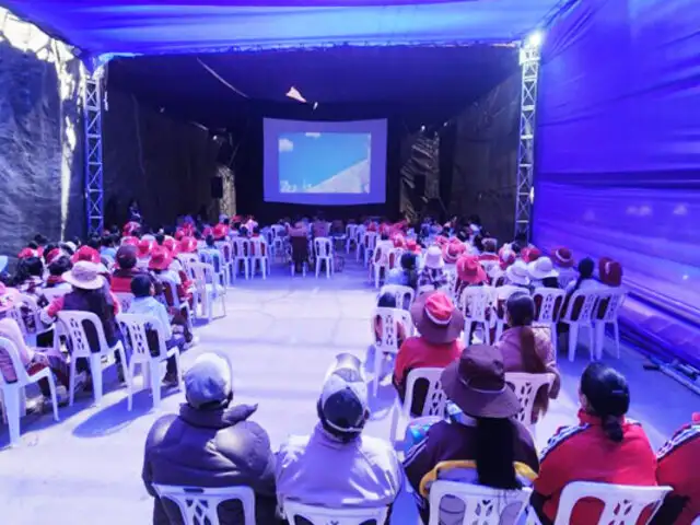 Cine en las alturas: festival deslumbró con proyecciones a más de 4 mil metros