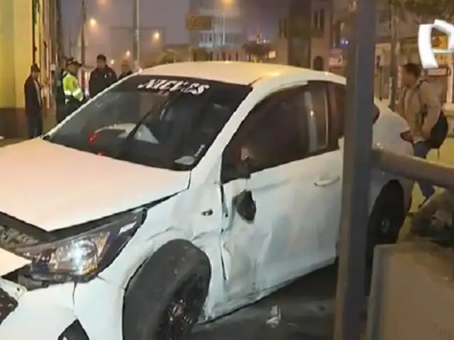 Accidente en av. Grau: mujer herida es trasladada en patrullero ante ausencia de ambulancia