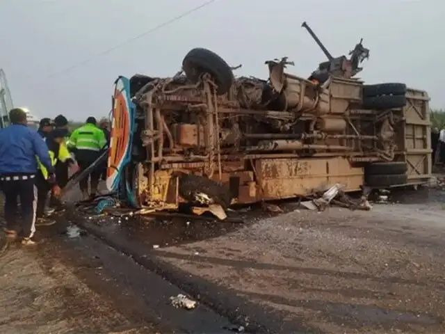 Excesiva velocidad: al menos 5 muertos y 28 heridos deja choque de buses en La Libertad