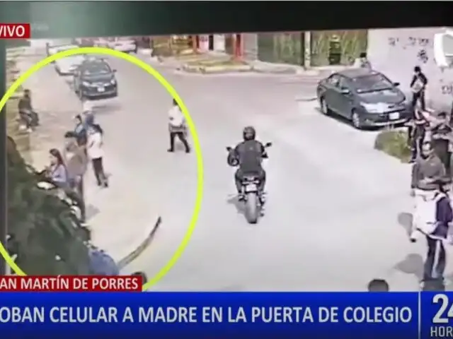 SMP: madre de familia es asaltada en la puerta del colegio de su hijo