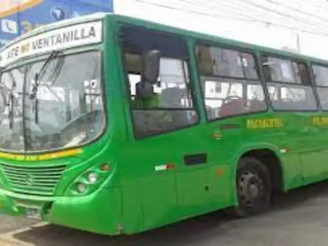 Más de veinte buses de 'Los Loritos' detienen operaciones en la ruta Ventanilla-Huaycán por extorsiones