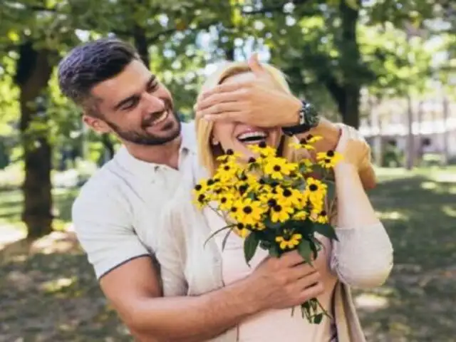 ¿Por qué se regalan flores amarillas el 21 de septiembre? Conoce su origen y significado