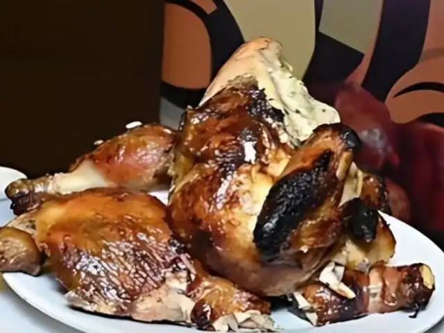 ¿Cuántos pollos a la brasa consume un peruano al año y cuál es la parte que más piden?