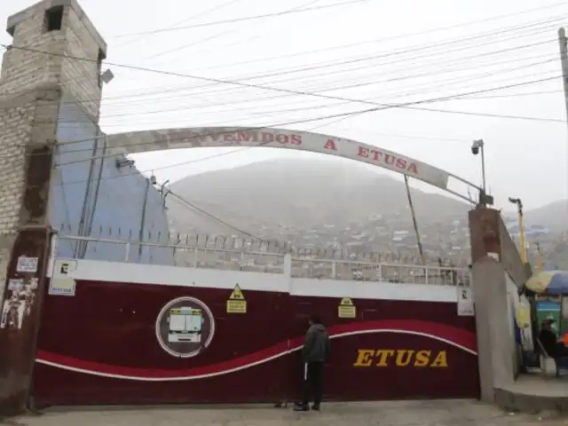 ¡Indignante! Lanzan artefacto explosivo contra buses Etusa durante paro de transportistas en SJL