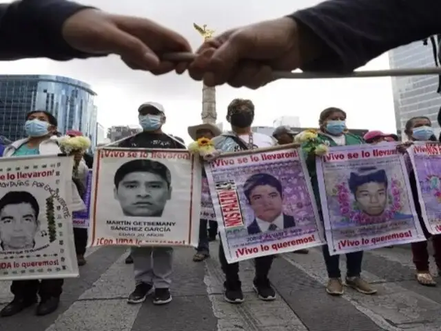 México marcha por Ayotzinapa: 10 años exigiendo la verdad sobre los 43 desaparecidos