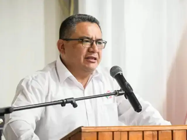 Ministro Santiváñez respalda a chofer del ‘cofre’ pese a denuncia de participar en presuntos homicidios