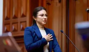 Ana Zegarra juró como congresista en reemplazo del fallecido Hitler Saavedra