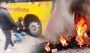 Le bajaron las llantas: Atacan bus del Metropolitano en Carabayllo