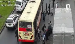 Segundo día de paro: manifestantes apedrearon buses en Lima Norte