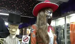 Disfraces 3D para Halloween: enterizos “que te marcan la figura” causan sensación en Mercado Central