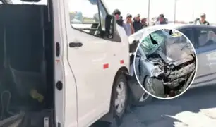 Al menos dos muertos y varios heridos deja choque de combi y auto en una carretera de Puno