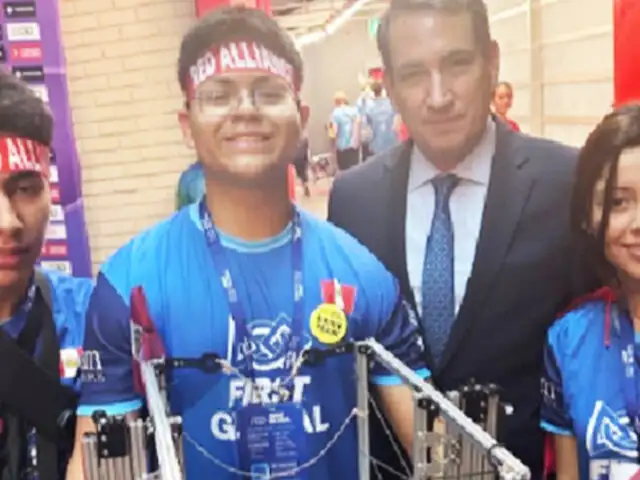 Escolares de Arequipa representan al Perú en competencia mundial de robótica de Atenas