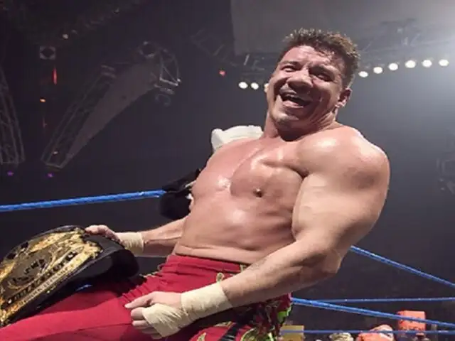 La emotiva despedida de Eddie Guerrero en WWE antes de morir: "Este cinturón es para mi familia"