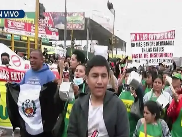 Comerciantes de mercado Huamantanga protestan a cacerolazos en Panamericana Norte