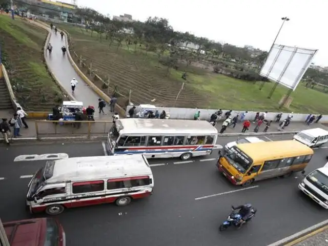 Transportistas anuncian paro nacional indefinido ante falta de respuesta del Congreso