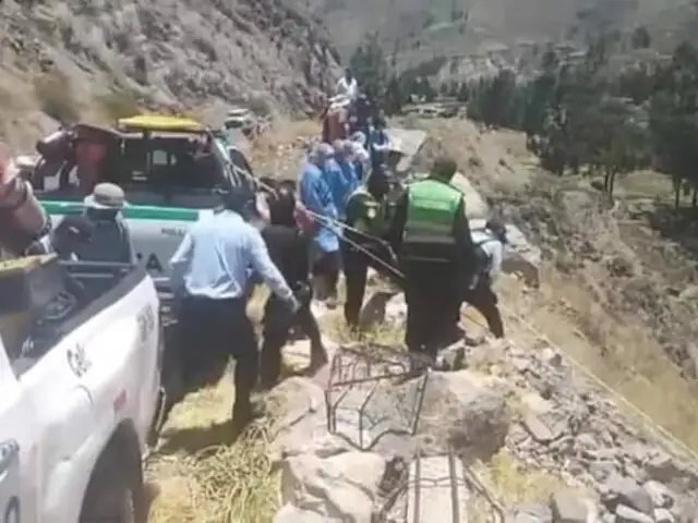 Valle del Colca: enamorados mueren al caer mototaxi donde conversaban a un profundo abismo