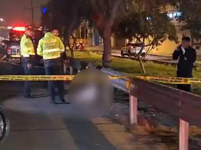 ¡Macabro! Asesinan a mujer en Surco y dejan su cuerpo en medio de la Panamericana Sur