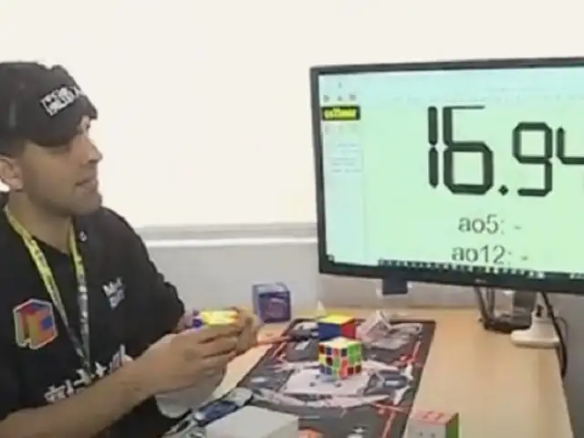 A ciegas y en 16 segundos: conozca al peruano que rompió récords mundiales en el cubo Rubik