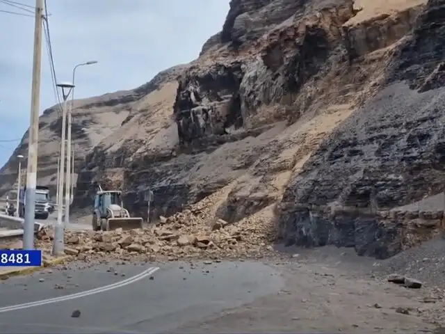 Chorrillos: cierran vía al Boulevard la Herradura por caída de rocas