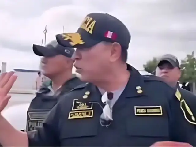 Jefe policial de Piura encara a manifestante del paro nacional: “Sáquenla de acá, si no la llevo detenida”