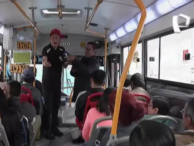 Inicia tu día con buen humor: “Wiwi” se sube a los buses y alegra el viaje de los pasajeros