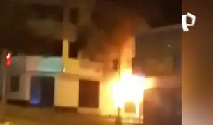 Por muy poco y se registra una tragedia: balón de gas explota durante incendio en almacén de Comas