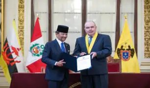 Rafael López Aliaga entrega las llaves de la ciudad y declara ‘huésped ilustre’ al Sultán de Brunei