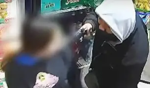 Surco: A punta de pistola le roban celular en una bodega y la obligan a dar sus claves