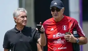 Juan Carlos Oblitas descarta salida de Jorge Fossati tras derrota ante Argentina