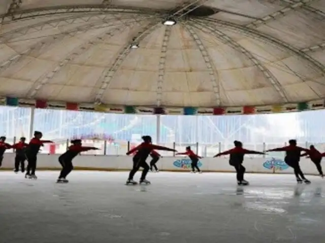 Selección peruana de patinaje sobre hielo conquistó 19 medallas en Ecuador