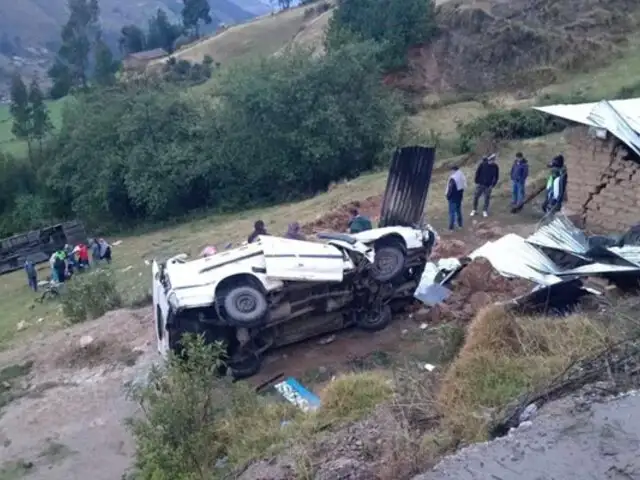 Al menos 3 muertos y 25 heridos deja caída de bus interprovincial a un precipicio en Áncash