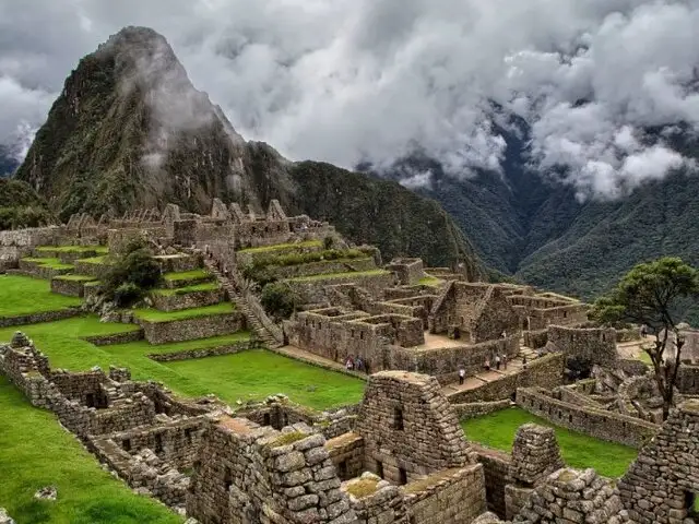 Machu Picchu: suspenden ingreso a la montaña por deslizamientos de rocas tras intensas lluvias