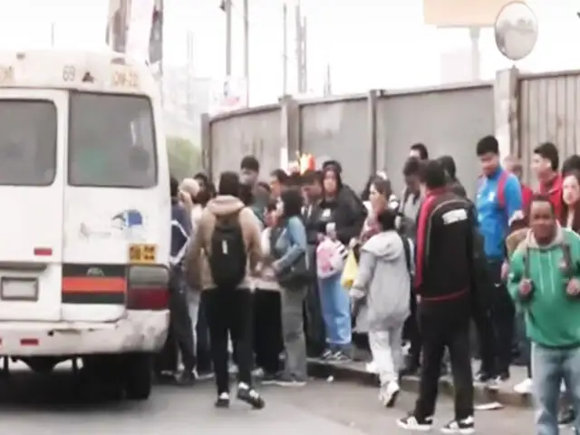 Cústers y buses lucen abarrotados en el primer día del paro nacional