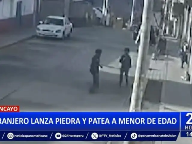 Huancayo: Extranjero lanza piedra a escolar y lo patea en el suelo