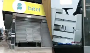 Delincuentes destruyen puerta de tienda de celulares y roban equipos en Los Olivos