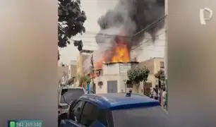 Voraz incendio en vidriería de Surquillo deja un herido y varias viviendas afectadas