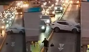 Camioneta invade carril del Metropolitano y choca contra estación Estadio Nacional