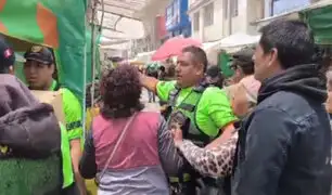 Huancayo: falta de puestos en feria navideña desata fuerte enfrentamiento entre comerciantes