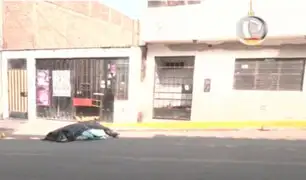 De tres balazos: criminales asesinaron a joven afuera de una tienda en Chorrillos