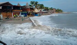 Piura en emergencia: oleaje destruye embarcaciones y afecta balnearios turísticos