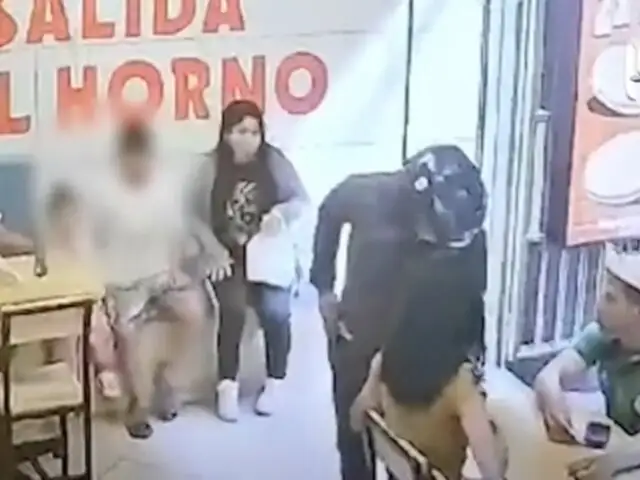 Asalto en pizzería de SJM: delincuente roba celulares y billeteras frente a menores