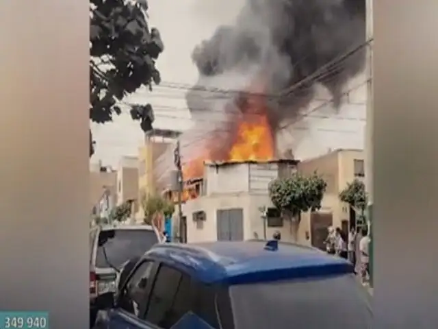 Voraz incendio en vidriería de Surquillo deja un herido y varias viviendas afectadas